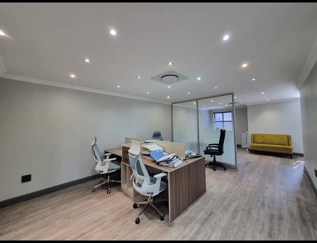 175M² OFFICE TO LET IN DUNKELD WEST